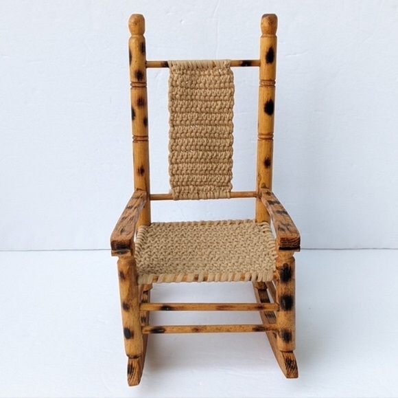 Vintage doll rocking chair - Picture 2 of 7